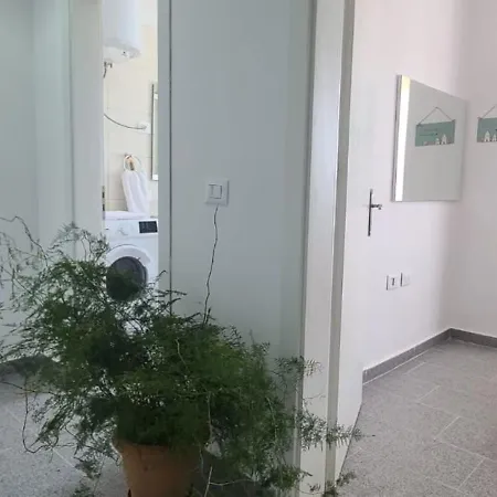 4 - Seaview * Golem (Tirana)